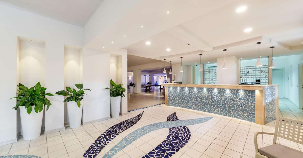 Een foto van het interieur van Blu Hotel Laconia Village