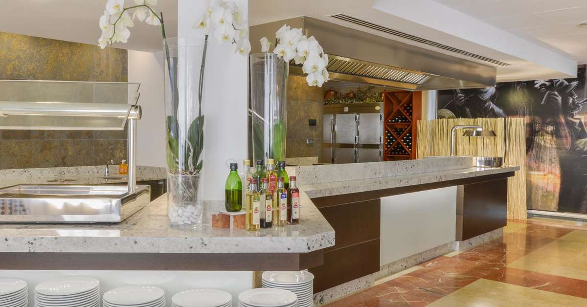 Een foto van het interieur van THB Gran Bahia