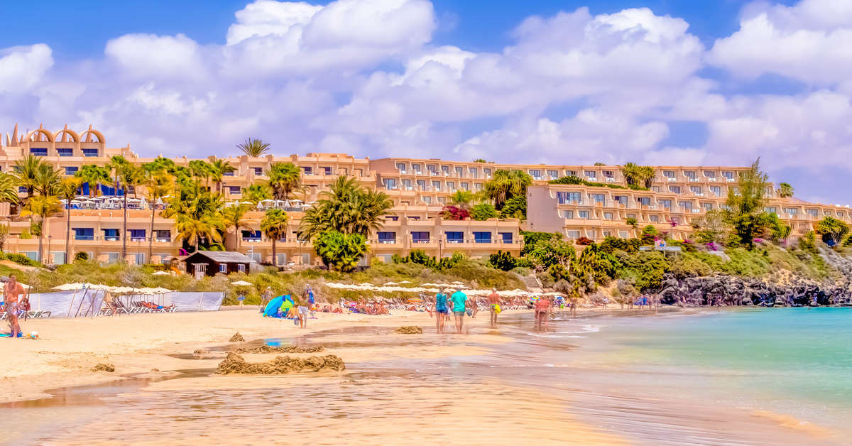 Een foto van de buitenkant van SBH Hotel Taro Beach