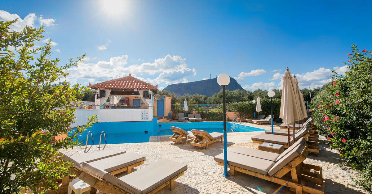 Ein Foto vom Pool im Kleanthi Apartments