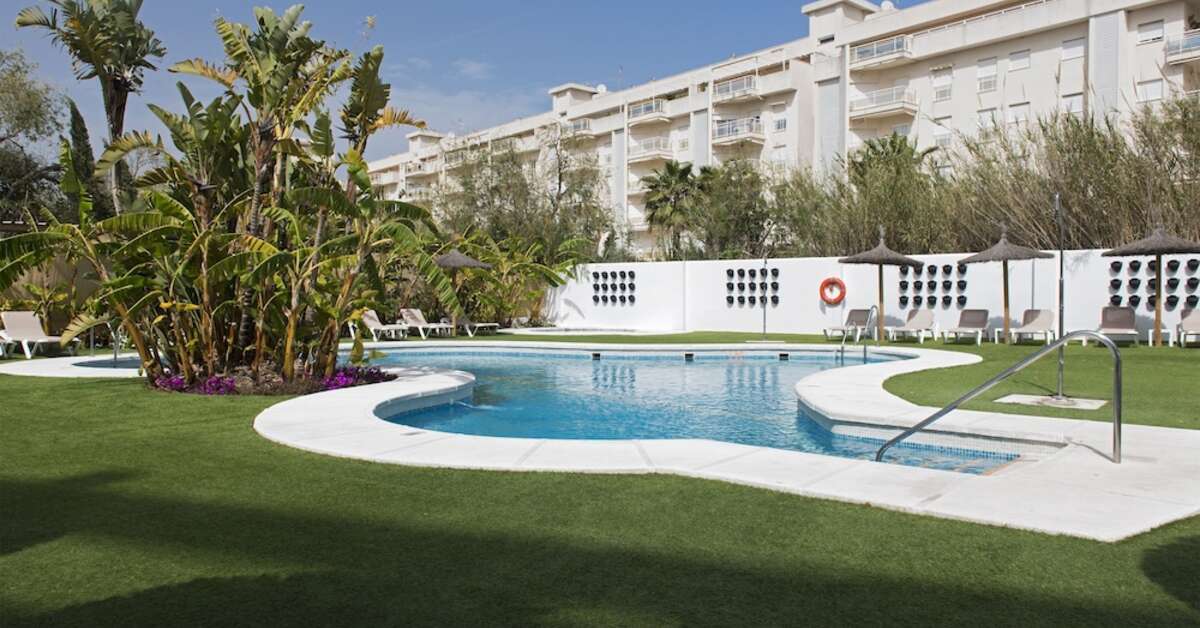 Een foto van het zwembad bij Elba Motril Beach & Business Hotel