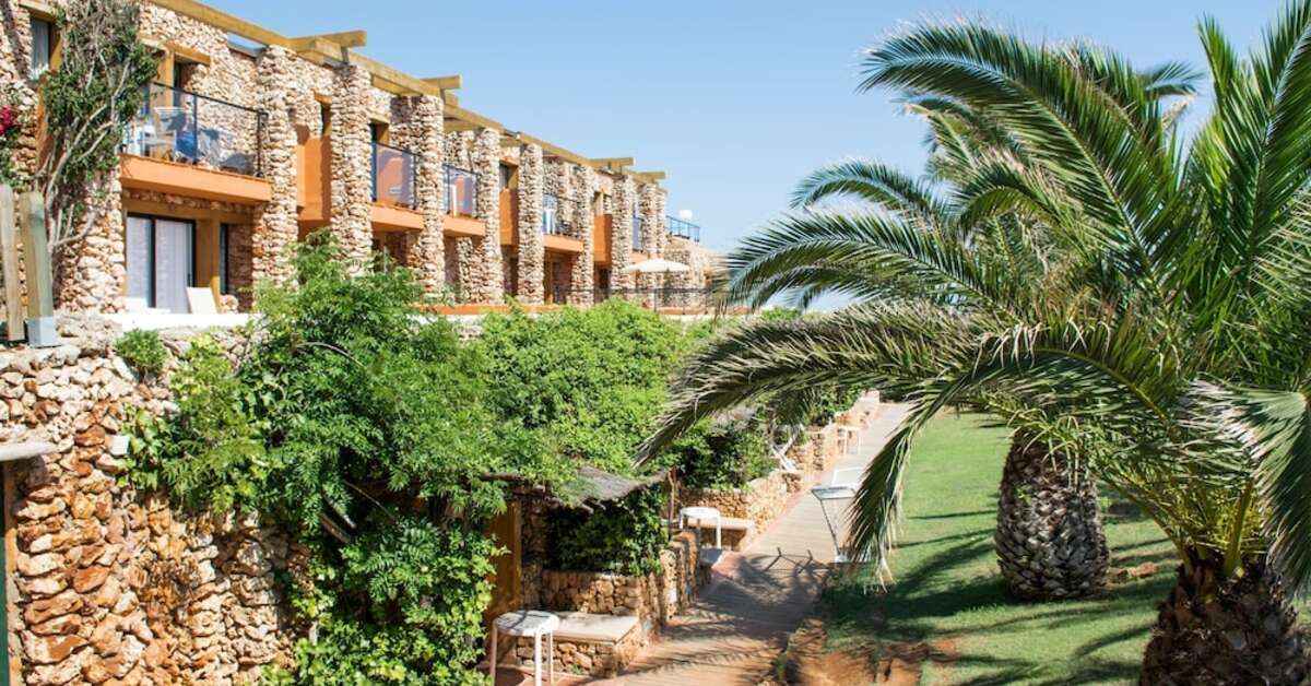 Een foto van de buitenkant van Pierre & Vacances Premium Menorca Binibeca