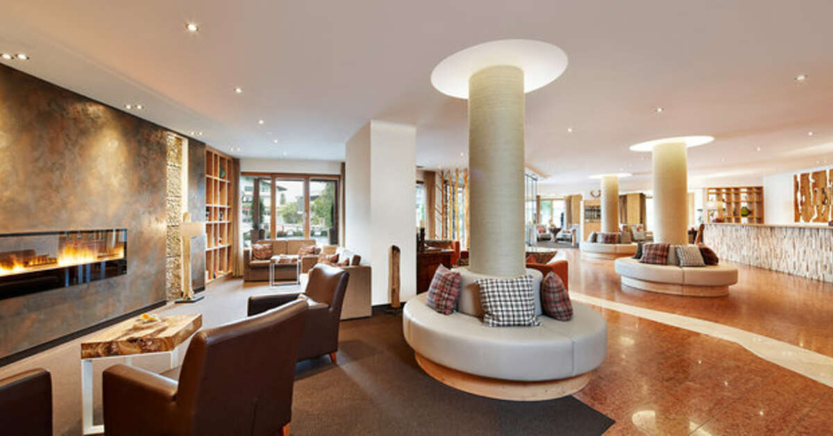 Een foto van het interieur van Das Alpenhaus Kaprun