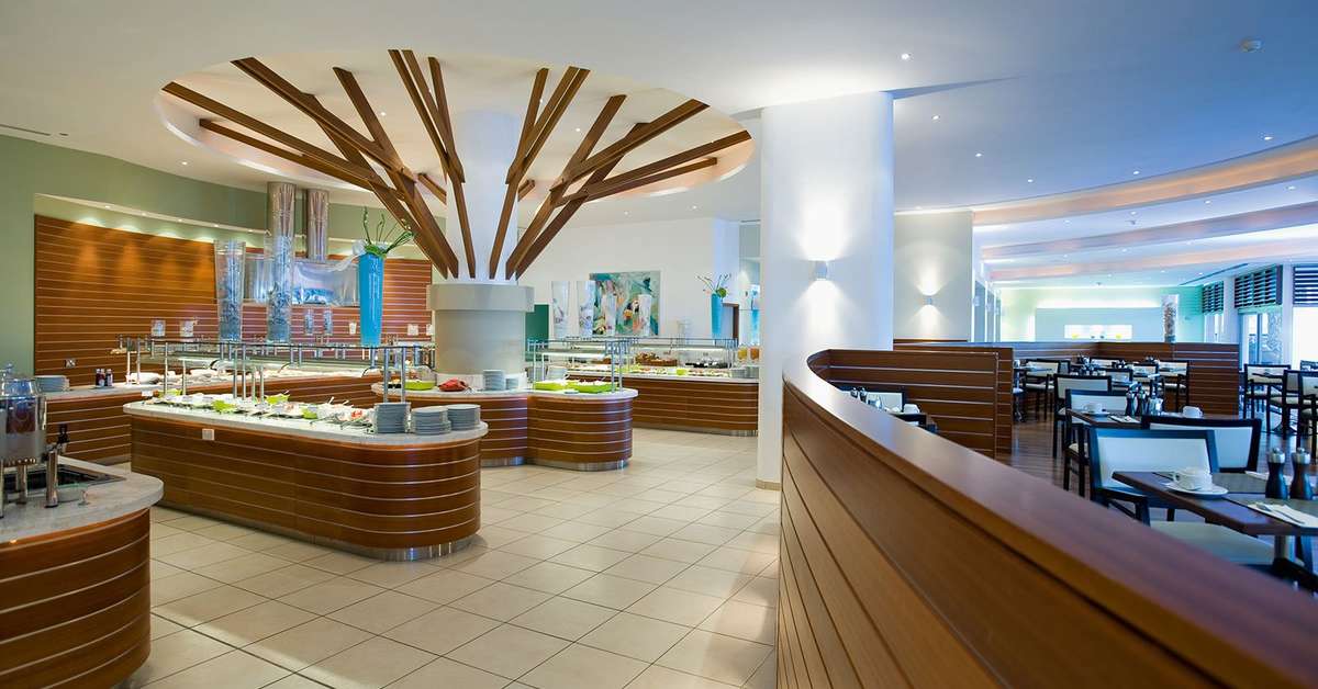 Een foto van de faciliteiten bij Mediterranean Beach Hotel