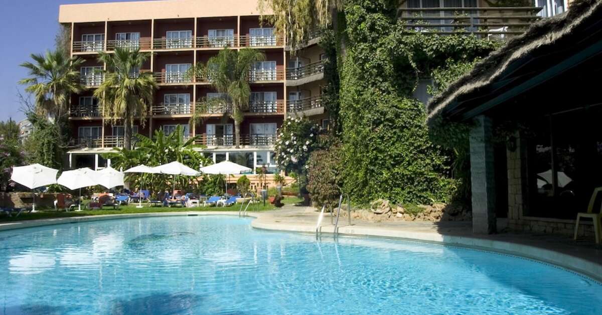 Een foto van het zwembad bij MS Tropicana