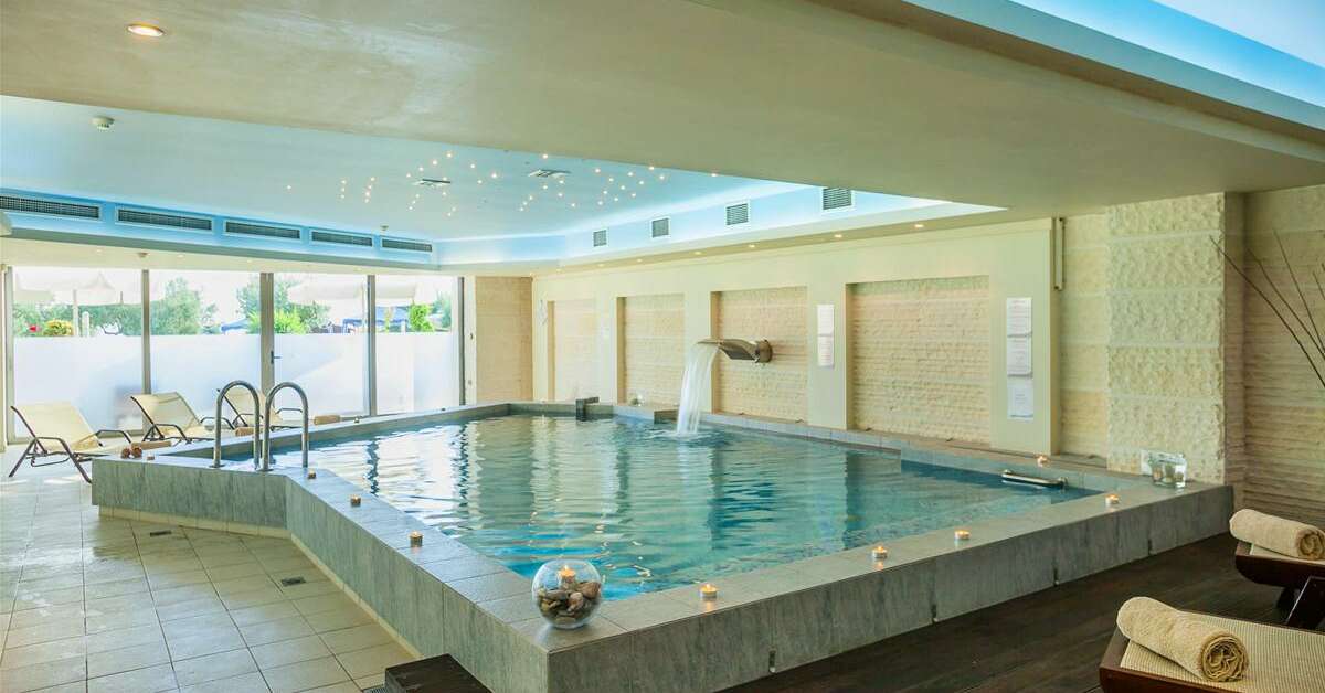Een foto van het zwembad bij Xenios Anastasia Resort & Spa