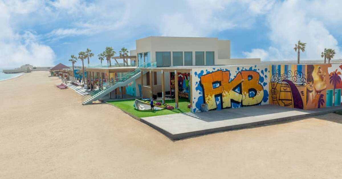 Een foto van Fuwairit Kite Beach Tapestry Collection by Hilton