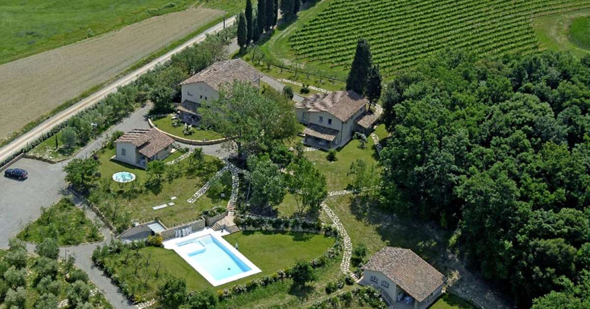 Een foto van het zwembad bij Borgo Della Meliana