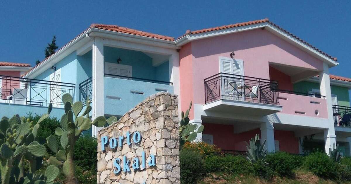 Een foto van de buitenkant van Porto Skala Hotel