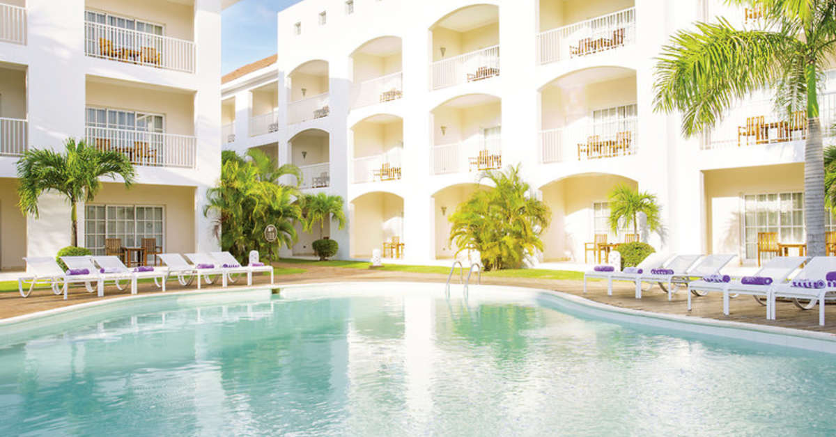 Een foto van het zwembad bij Be Live Collection Punta Cana