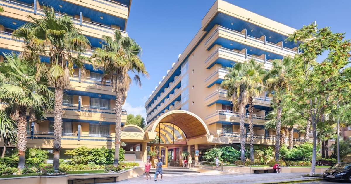 Een foto van de buitenkant van 4R Hotel Playa Park