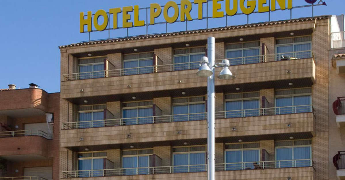 Een foto van de buitenkant van Hotel Port Eugeni