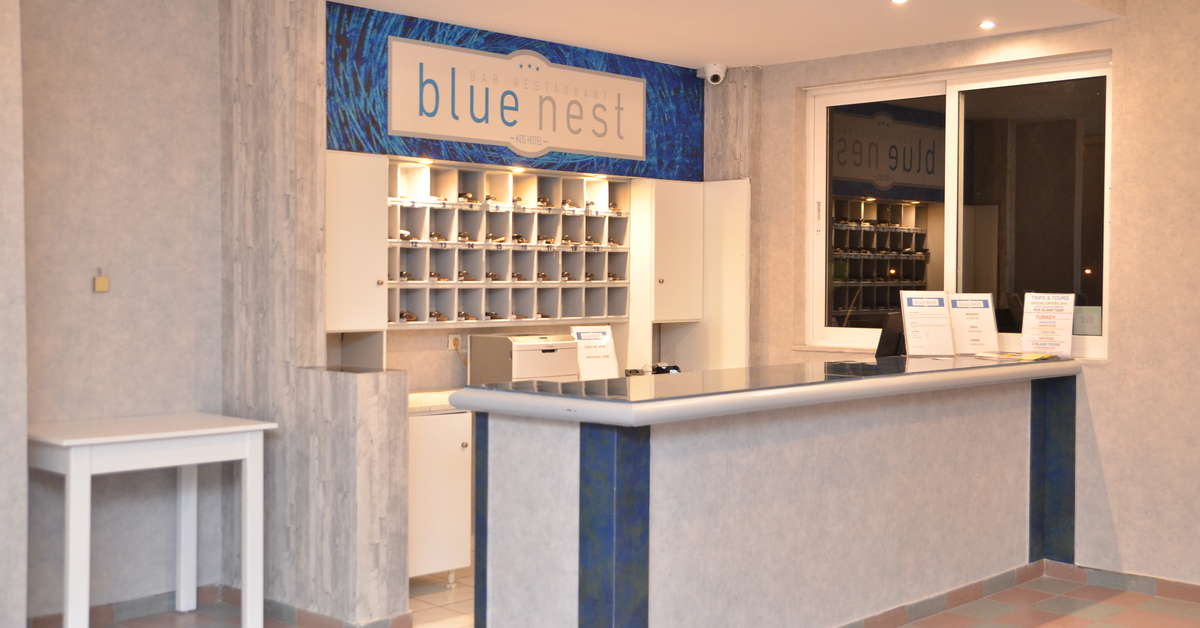 Een foto van het interieur van Blue Nest Hotel