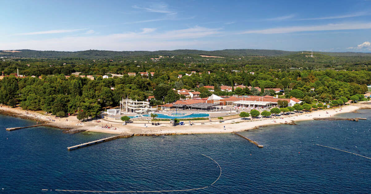 Een foto van de buitenkant van Resort Villas Rubin