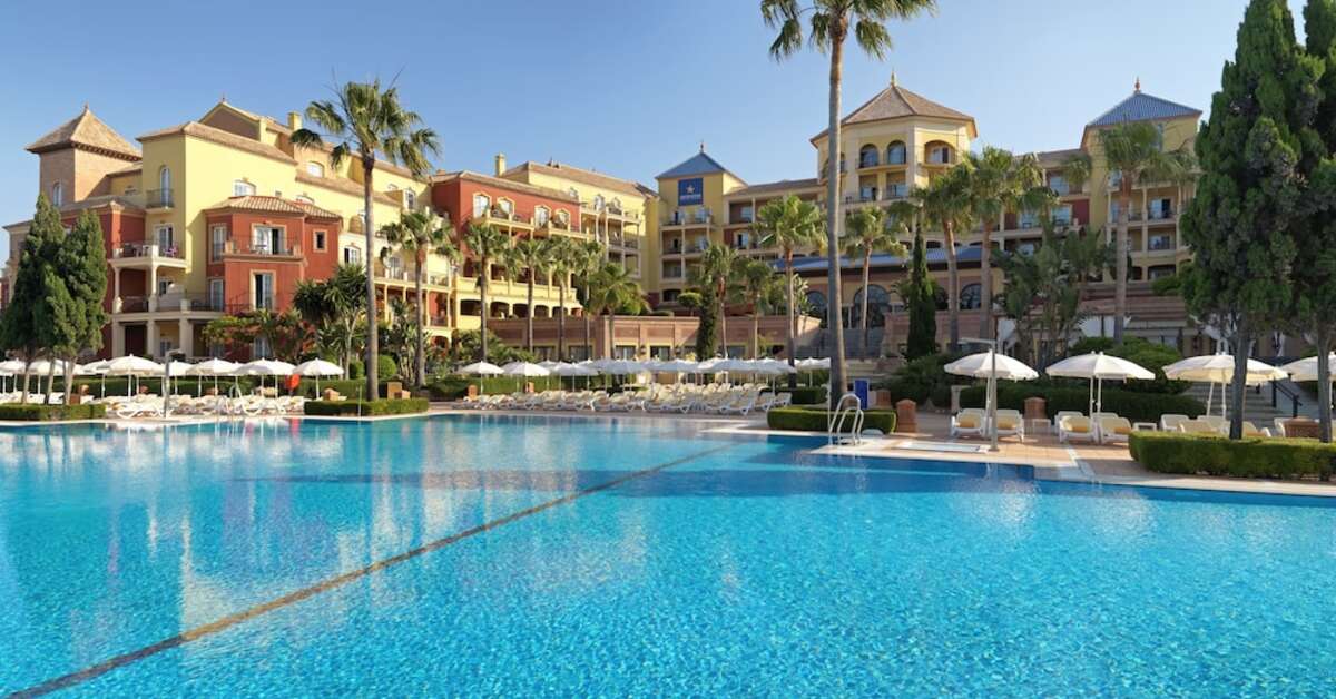 Een foto van het zwembad bij Iberostar Malaga Playa