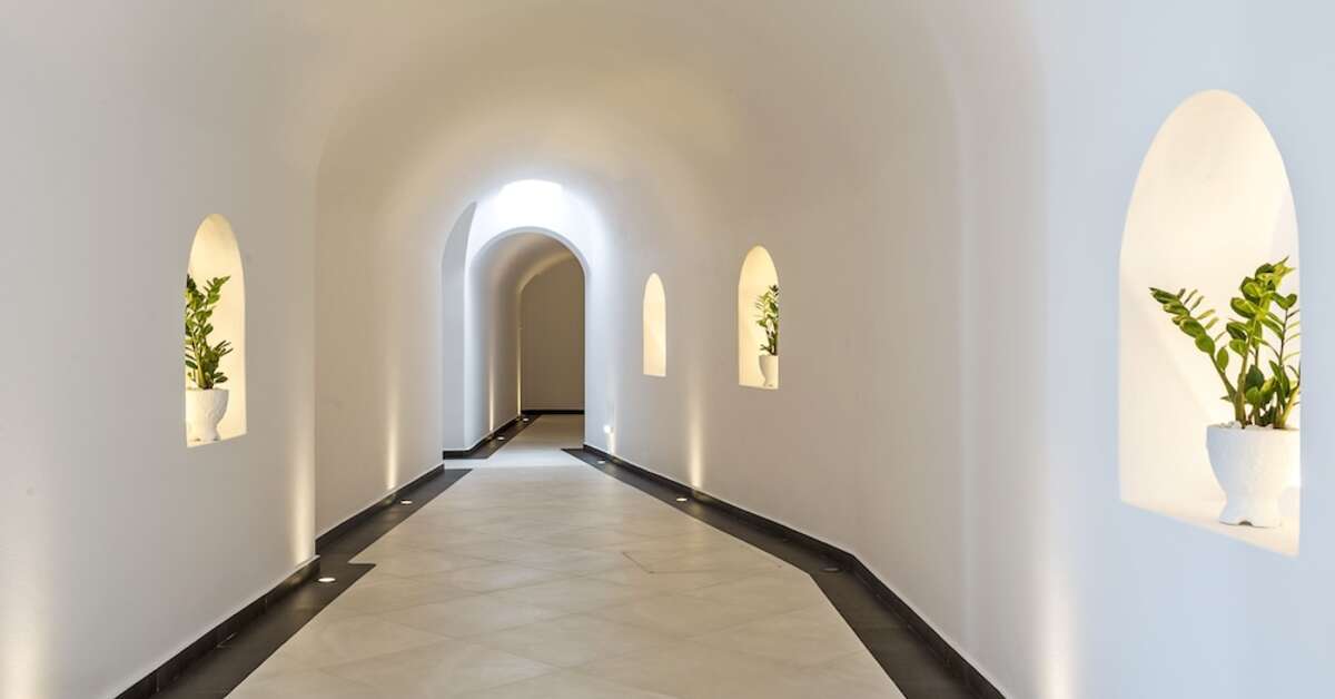 Een foto van het interieur van Amber Light Villas