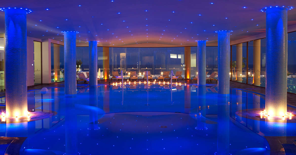 Een foto van het zwembad bij Atrium Prestige Thalasso Spa Resort