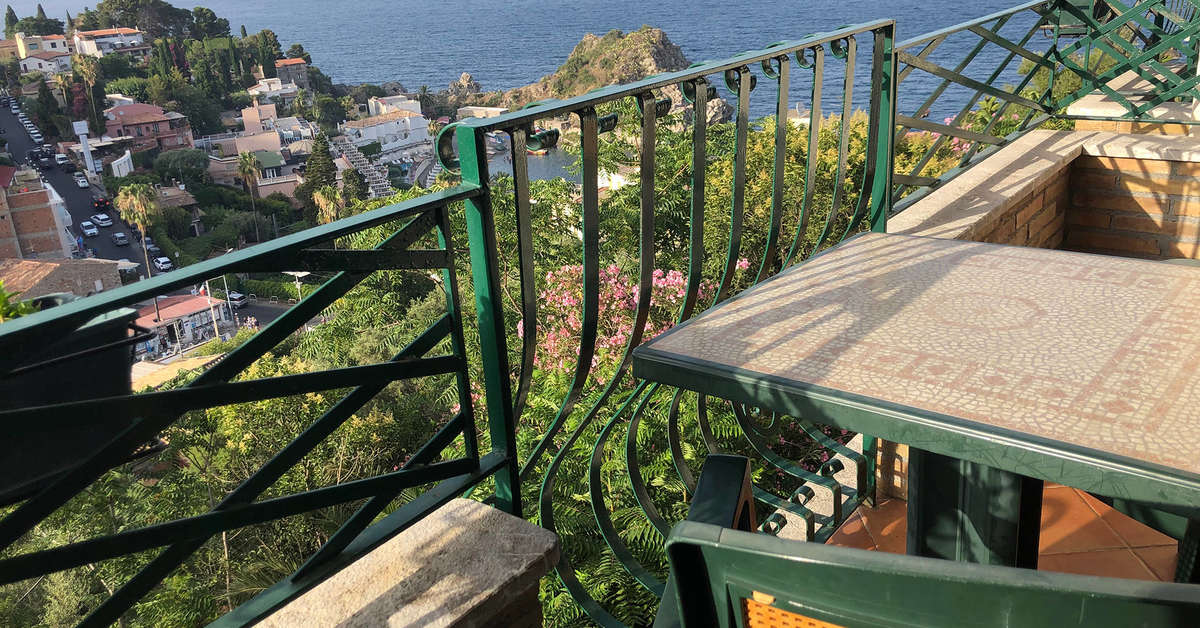 Een foto van het terras bij Hotel Villa Bianca Resort