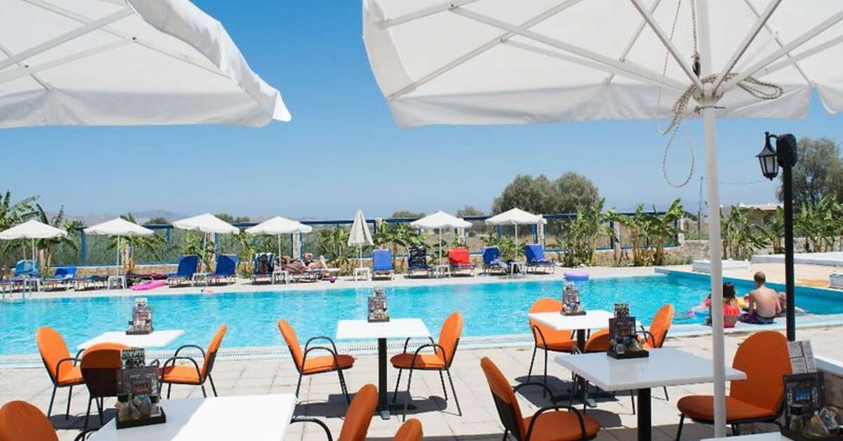 Een foto van het terras bij Bouradanis Village Hotel