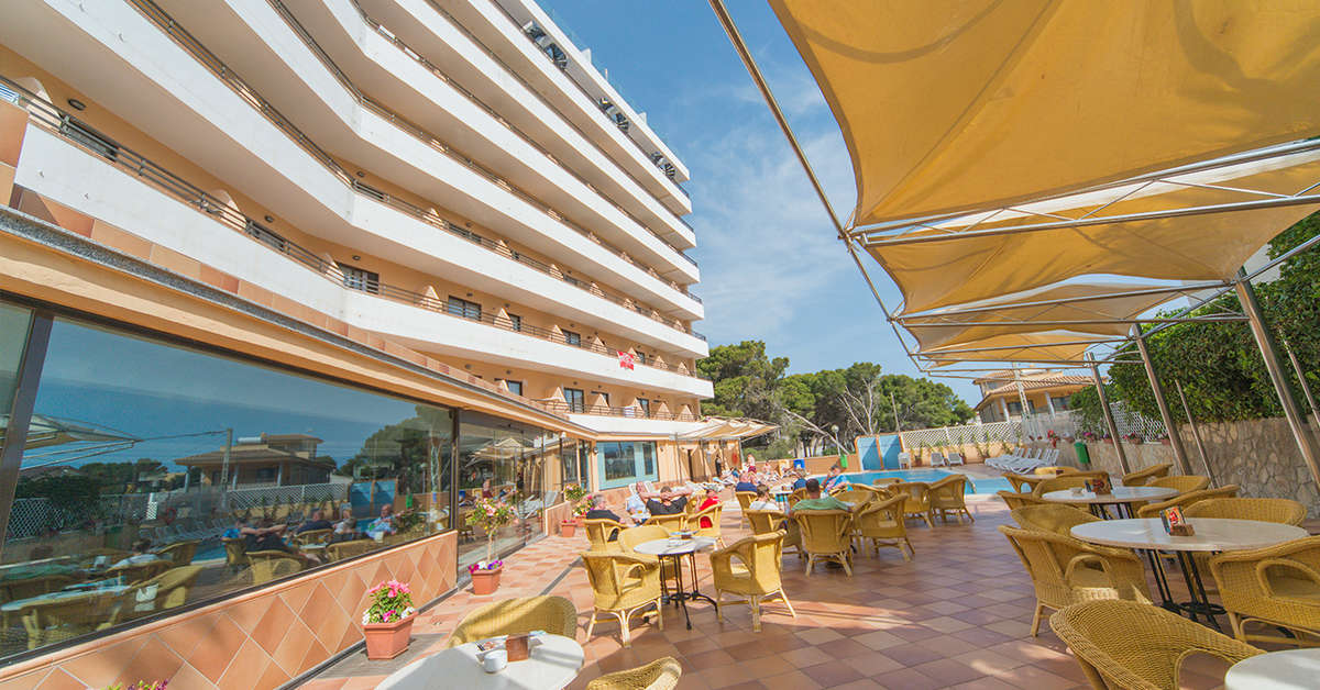 Een foto van het terras bij Hotel Principe Wellness & Spa