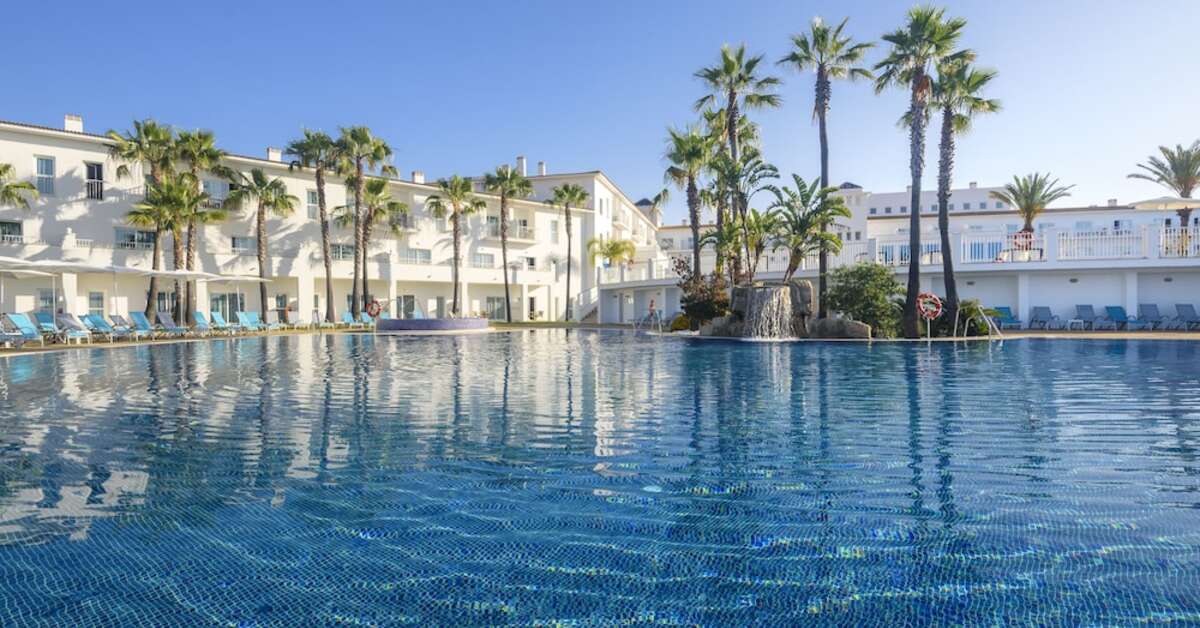 Een foto van het zwembad bij Garden Playanatural Hotel & Spa