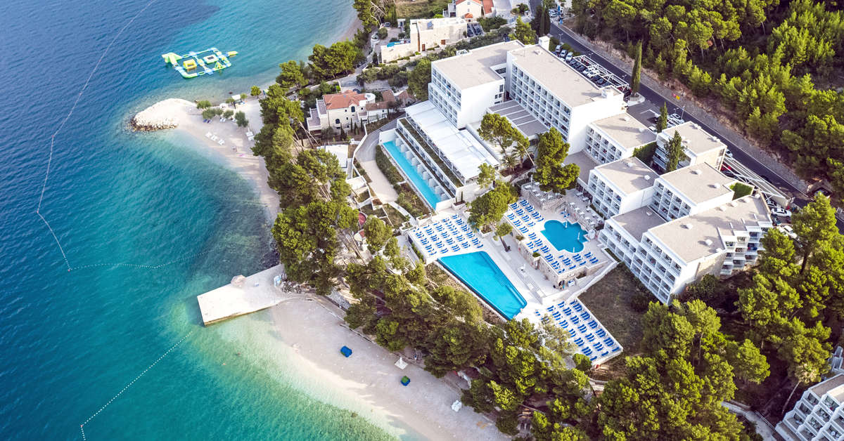 Een foto van het zwembad bij Bluesun Hotel Mala Berulia