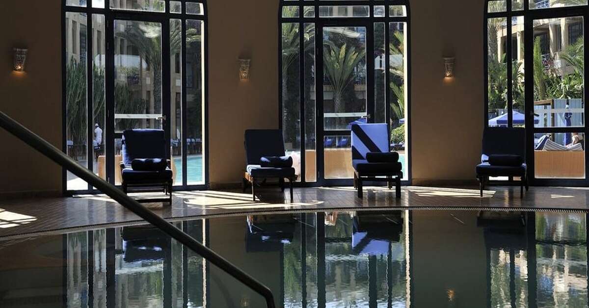 Een foto van het zwembad bij Le Medina Essaouira Thalassa Sea & Spa - MGallery Collection