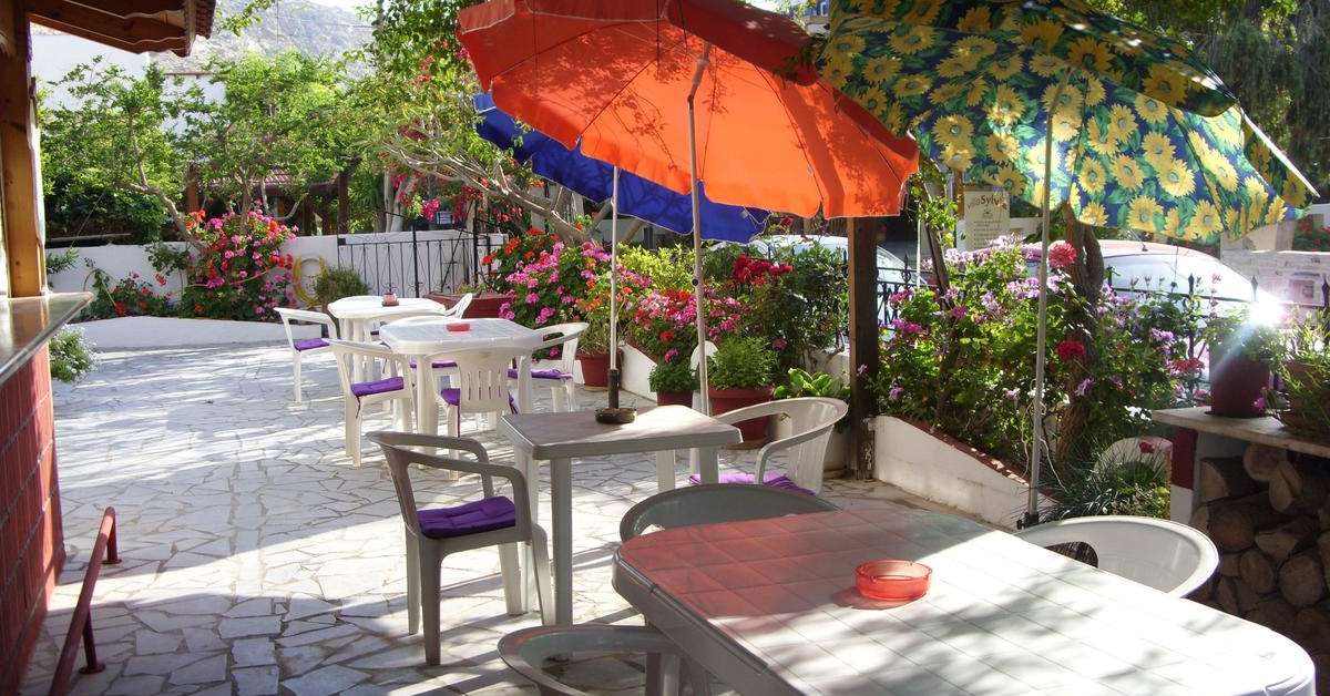 Een foto van het terras bij Eva Marina