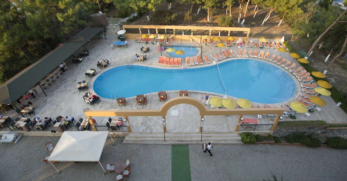 Ein Foto vom Pool im Tuntas Family Suites Kusadasi