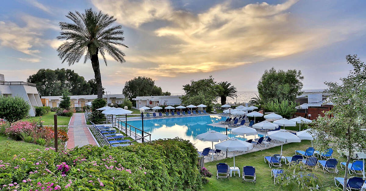 Een foto van het zwembad bij Sol Cosmopolitan Rhodes
