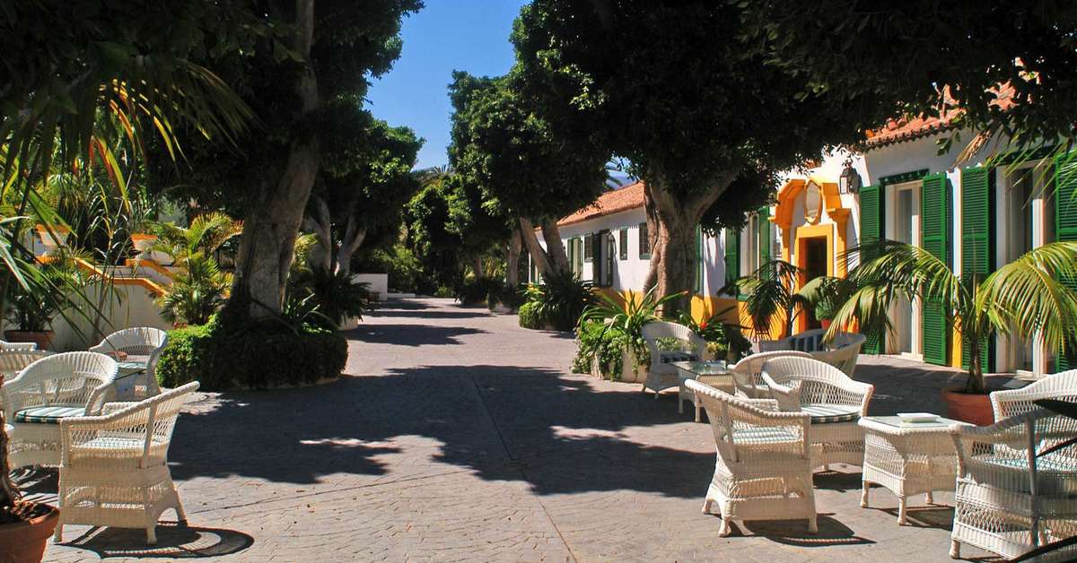 Een foto van het terras bij Hotel Rural Cortijo San Ignacio Golf