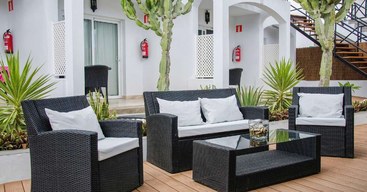 Een foto van het terras bij Vista Bonita LGTBIQ+ Resort