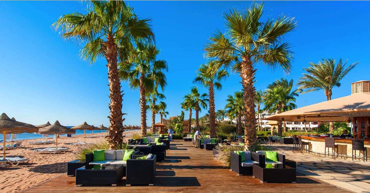 Een foto van het terras bij Baron Resort Sharm El Sheikh
