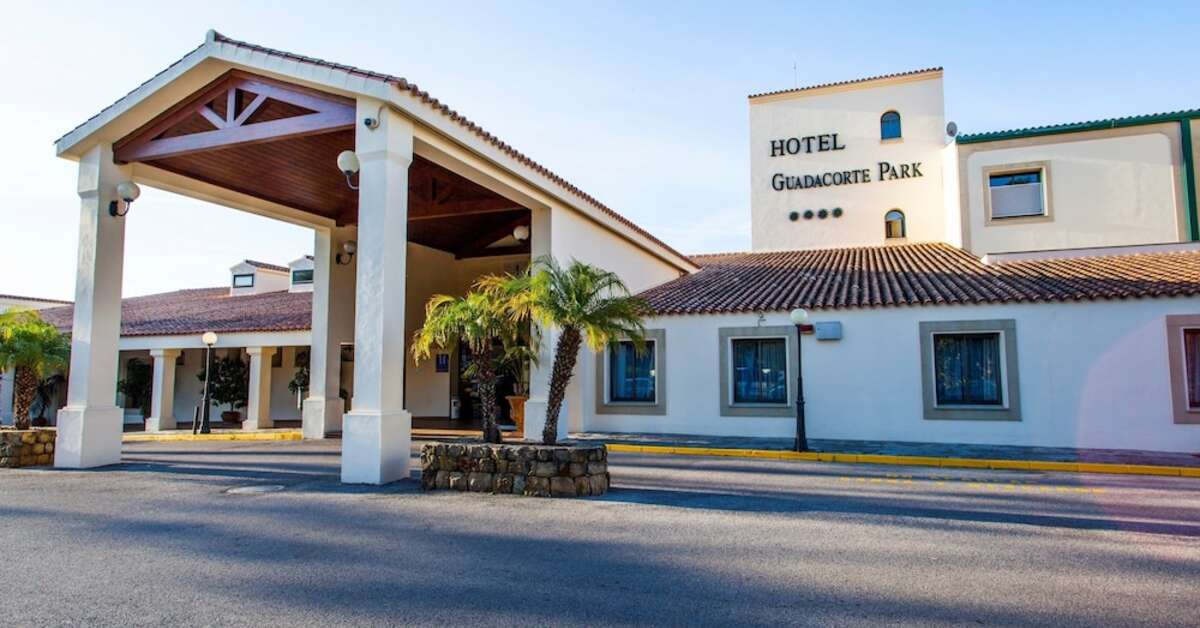 Een foto van de buitenkant van Hotel Guadacorte Park
