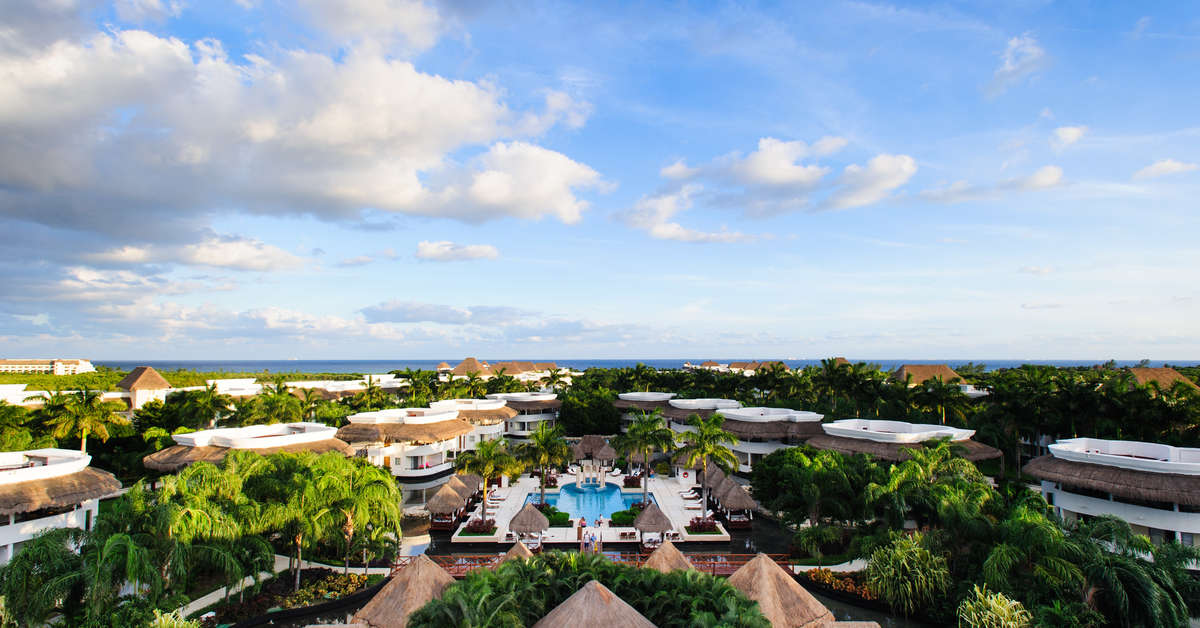 Een foto van het zwembad bij Grand Riviera Princess
