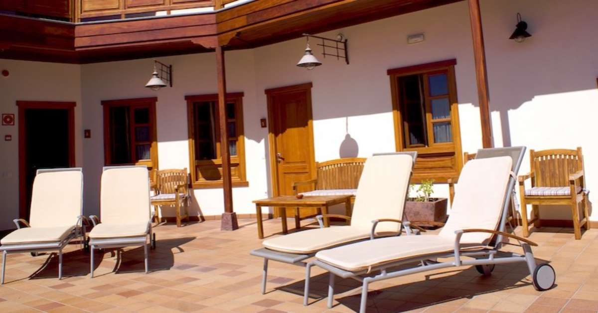 Een foto van het terras bij Hotel Fonda de la Tea