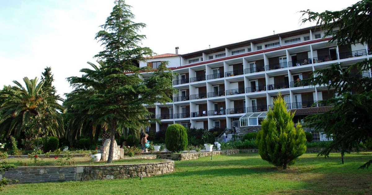 Een foto van de buitenkant van Alexander The Great Beach Hotel