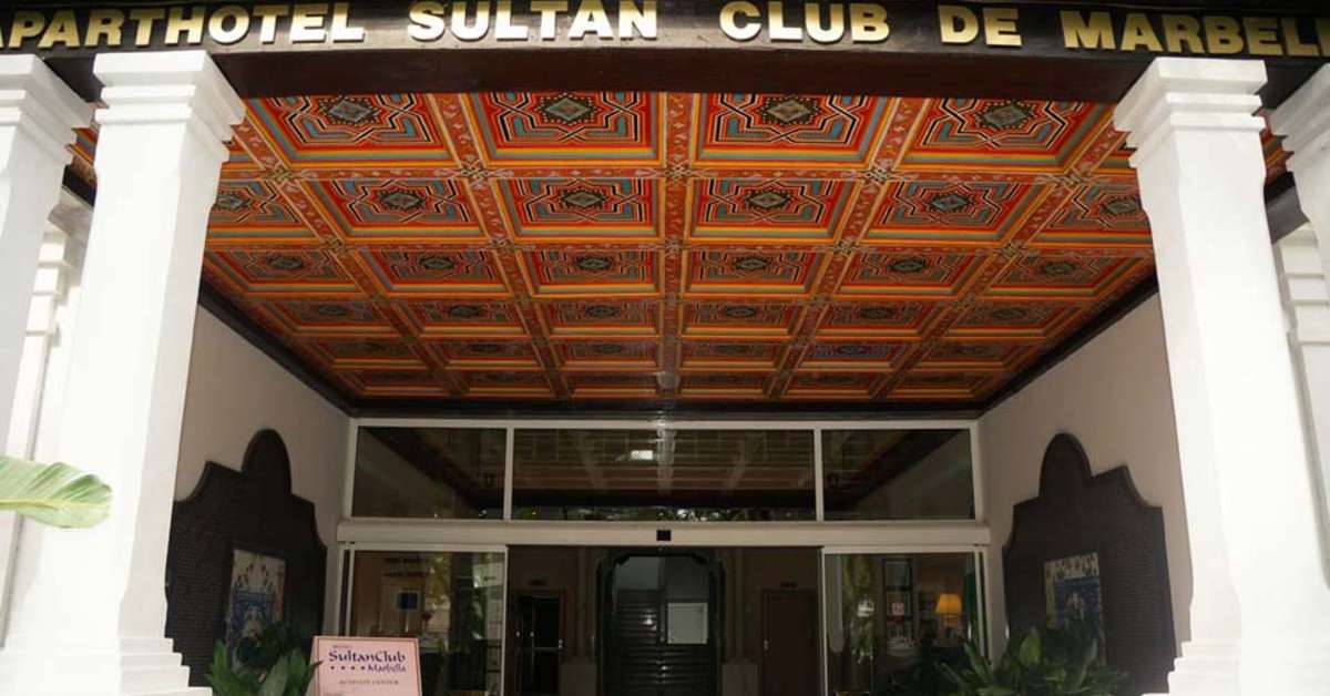 Een foto van de buitenkant van Aparthotel Monarque Sultan