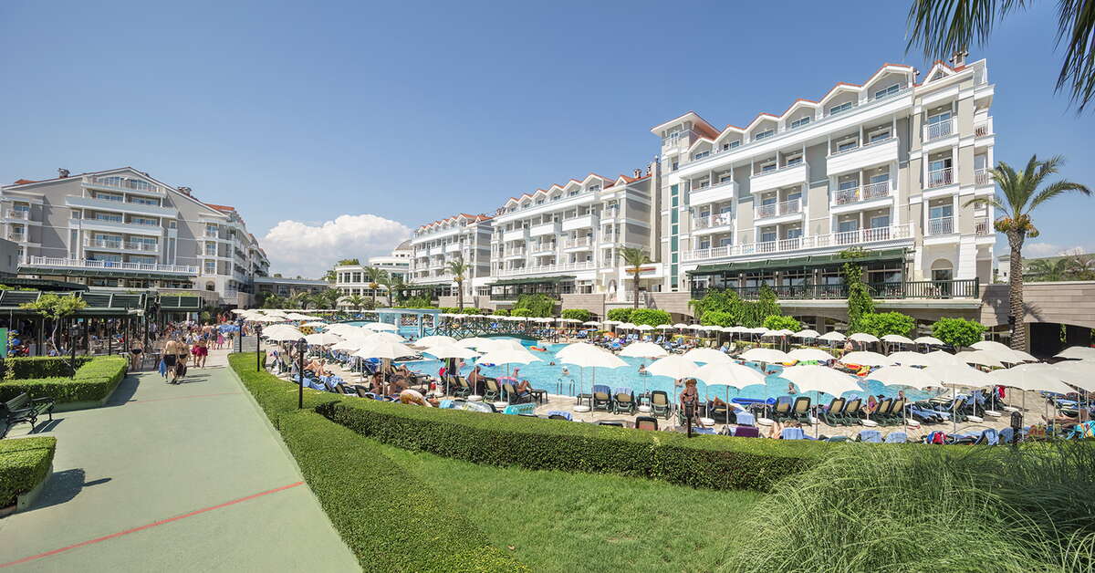Ein Foto vom Pool im Trendy Aspendos Beach