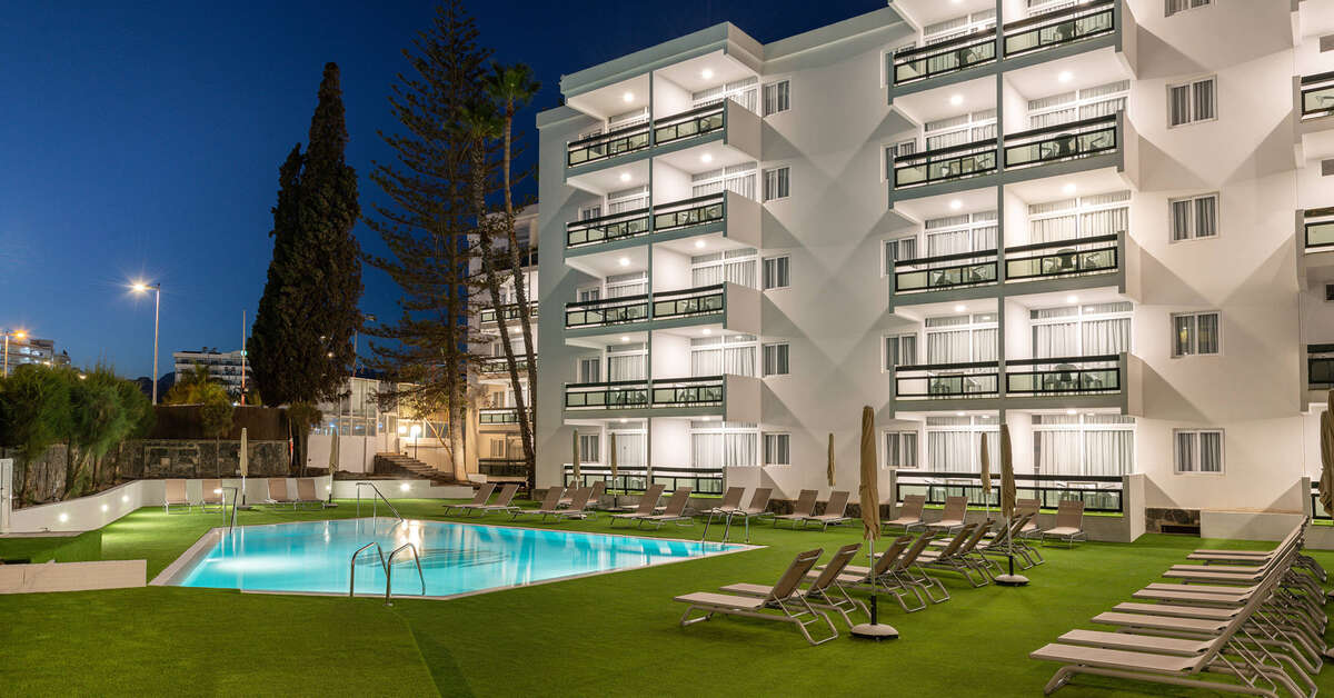 Een foto van het zwembad bij Appartementen Roca Verde