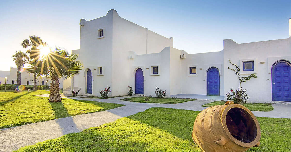 Een foto van de buitenkant van Aeolos Beach Hotel