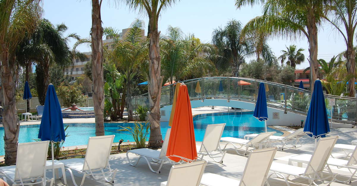 Ein Foto vom Pool im Anesis Hotel