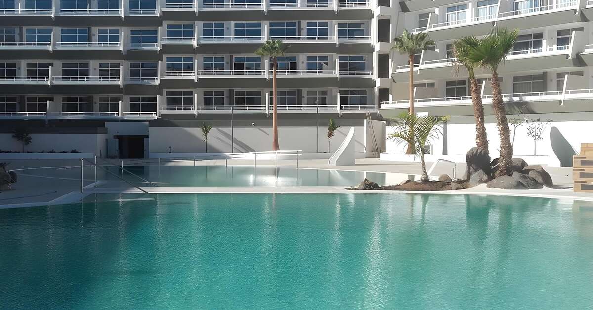 Ein Foto vom Pool im Gara Suites Golf & Spa