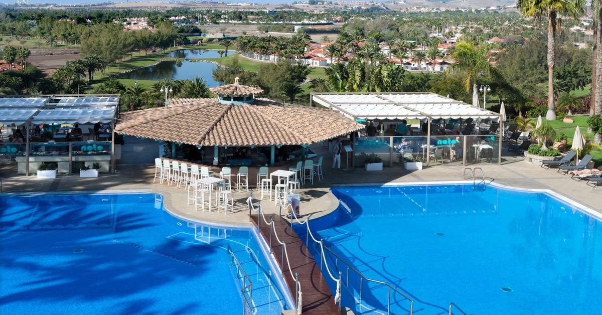 Ein Foto vom Pool im Bull Vital Suites & Spa