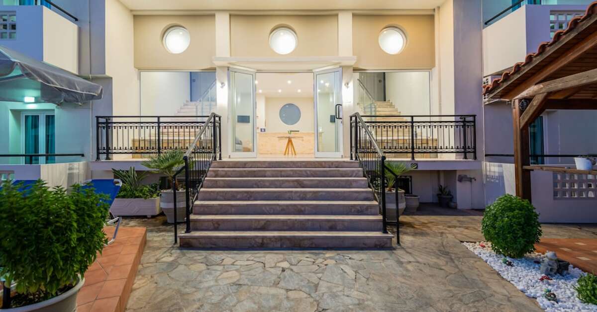 Een foto van de buitenkant van Sisi Breeze Hotel
