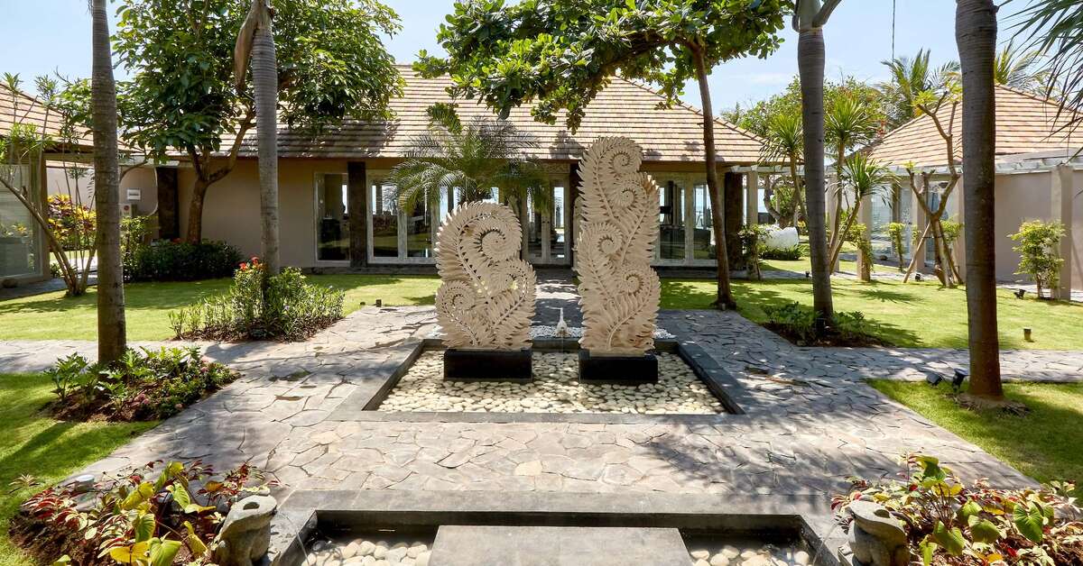 Een foto van The Royal Purnama