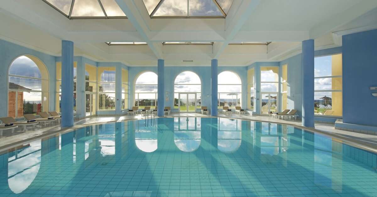 Een foto van het zwembad bij Iberostar Averroes