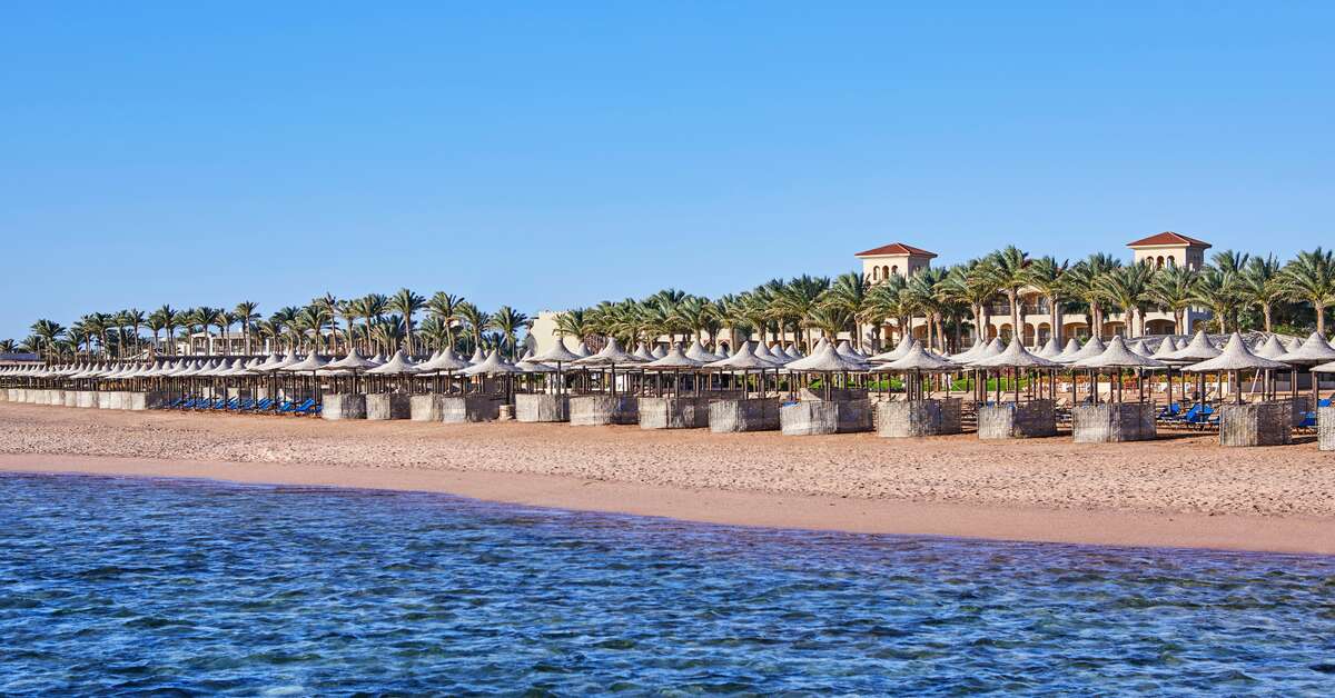 Een foto van het strand bij Jaz Mirabel Club