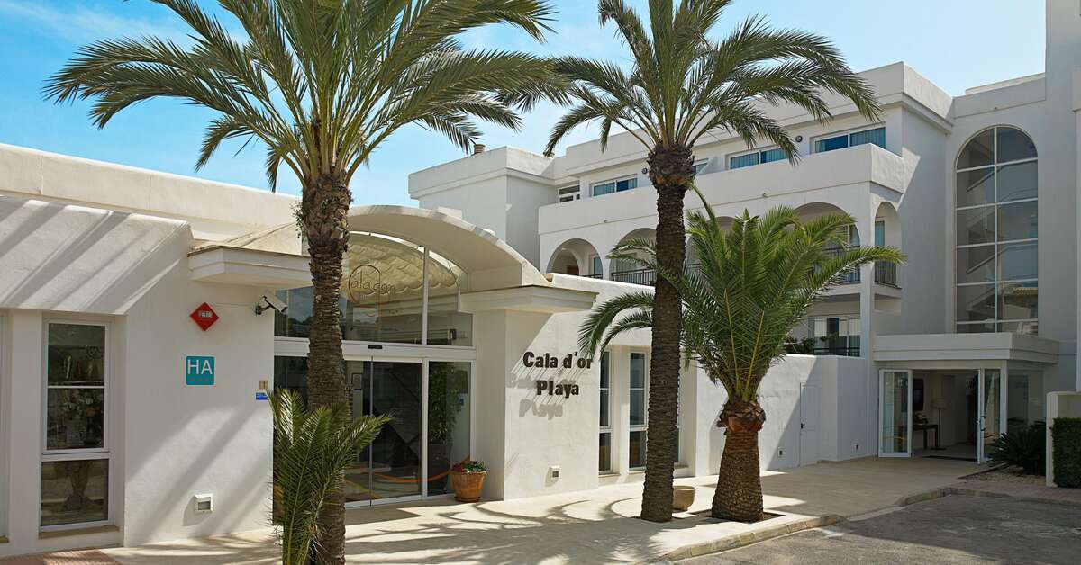 Een foto van de buitenkant van Appartementen Cala d'Or Playa