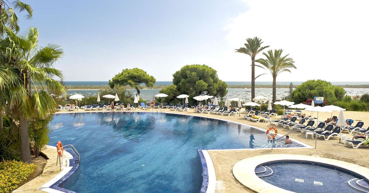 Een foto van het zwembad bij Garden Playanatural Hotel & Spa